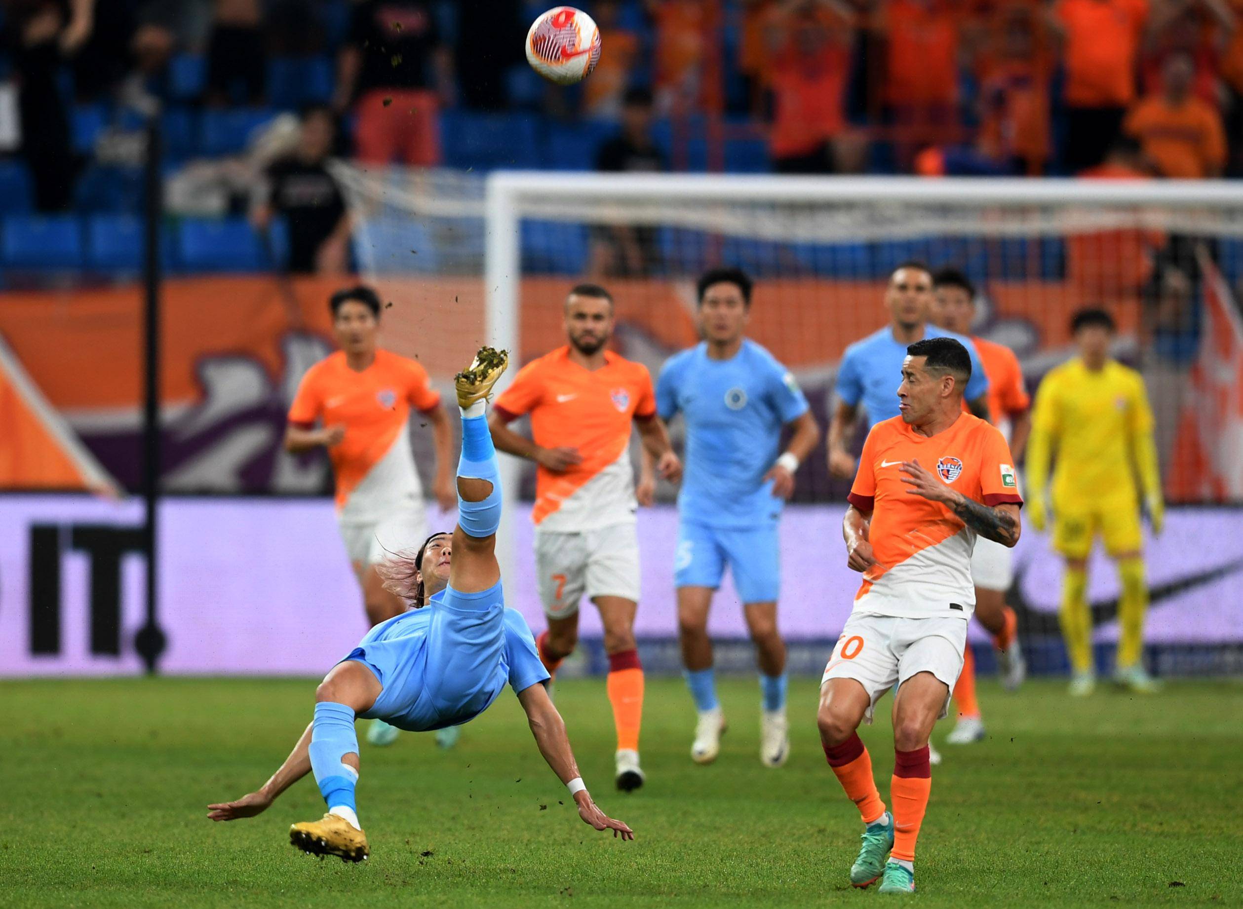 在逆境中走 在逆境中走